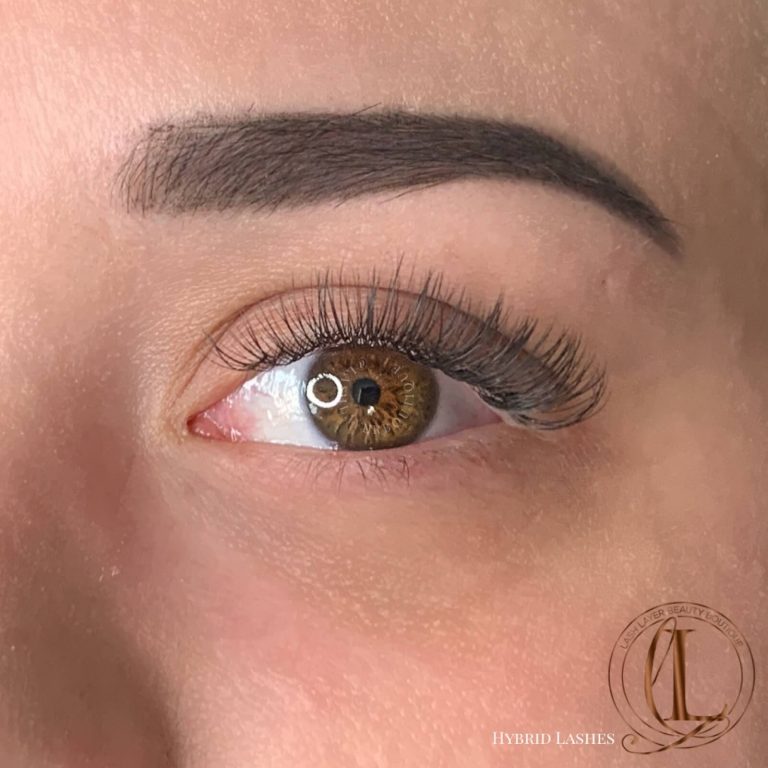Natural Hybrid Eyelash Extensions